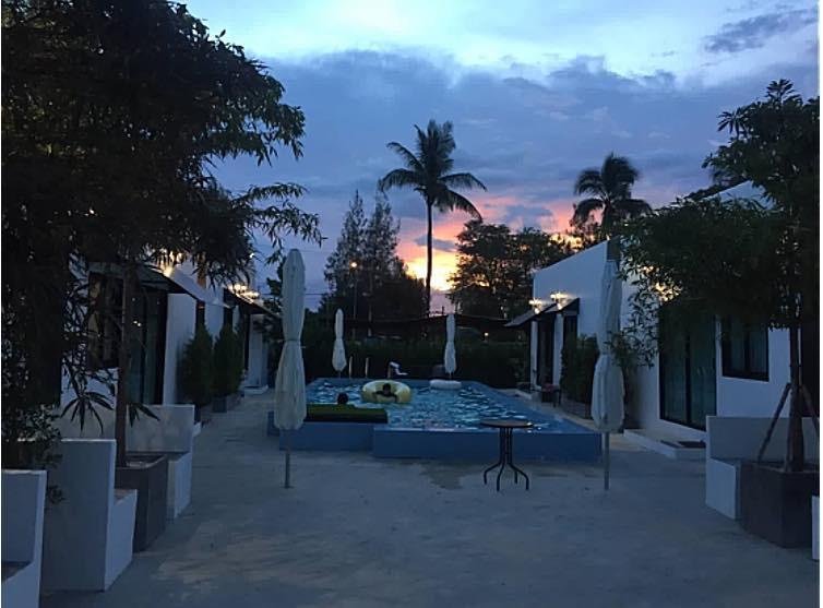 Loft Caravan Resort Haad Chao Samran Exterior photo