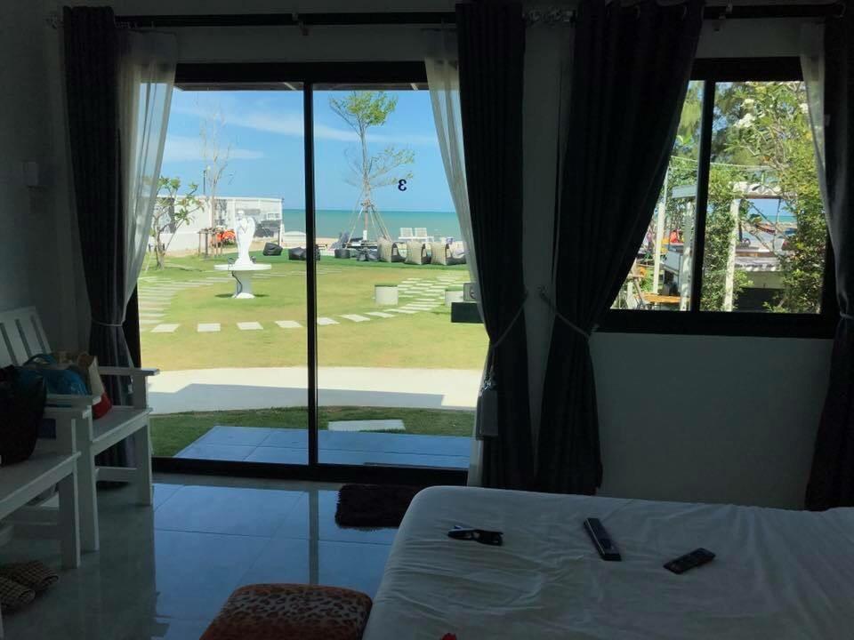 Loft Caravan Resort Haad Chao Samran Exterior photo