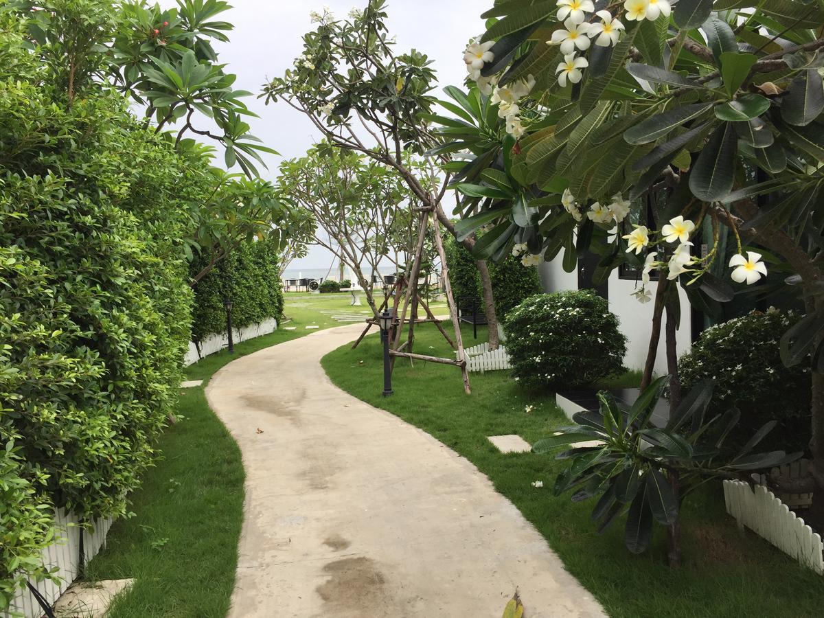 Loft Caravan Resort Haad Chao Samran Exterior photo