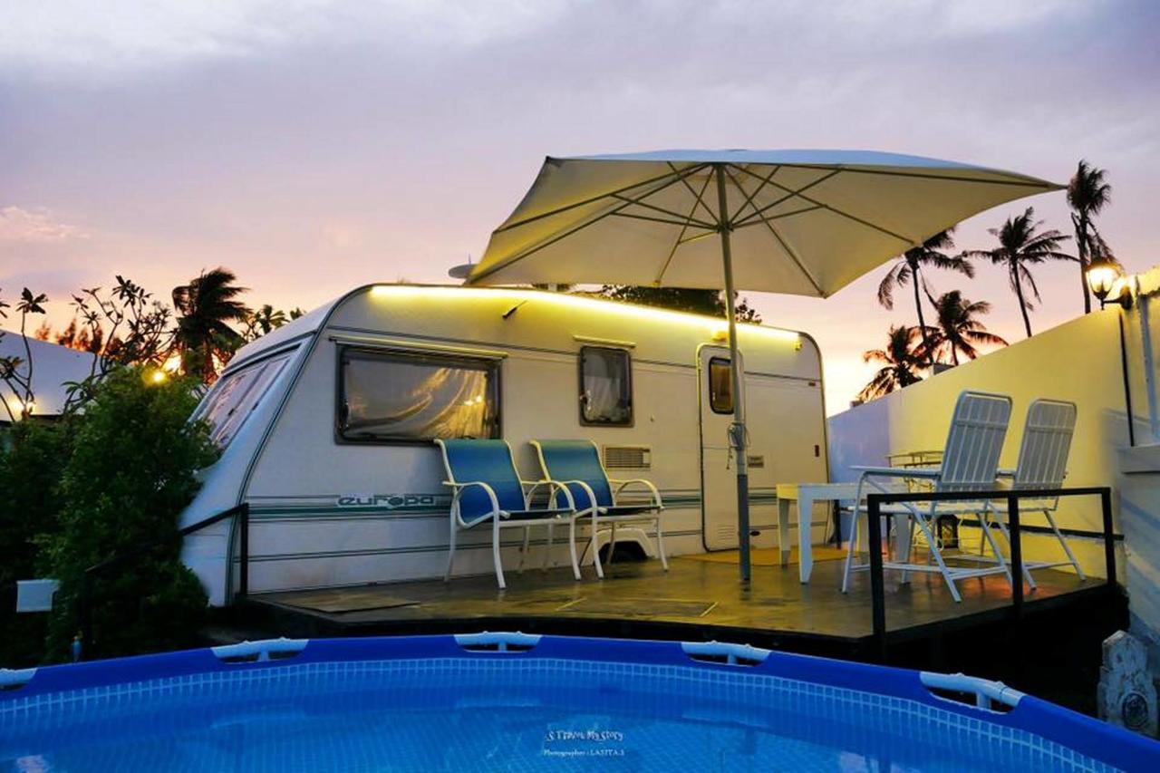 Loft Caravan Resort Haad Chao Samran Exterior photo