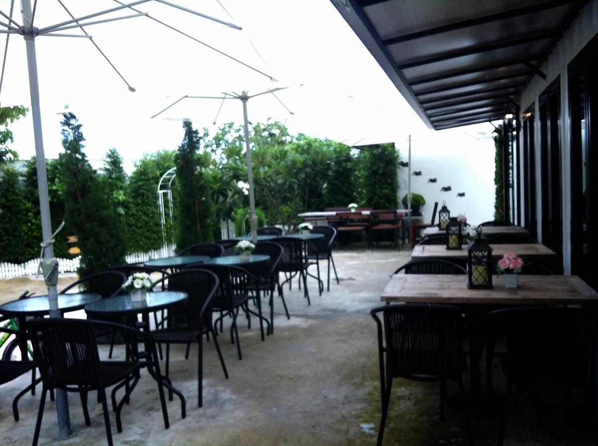 Loft Caravan Resort Haad Chao Samran Exterior photo