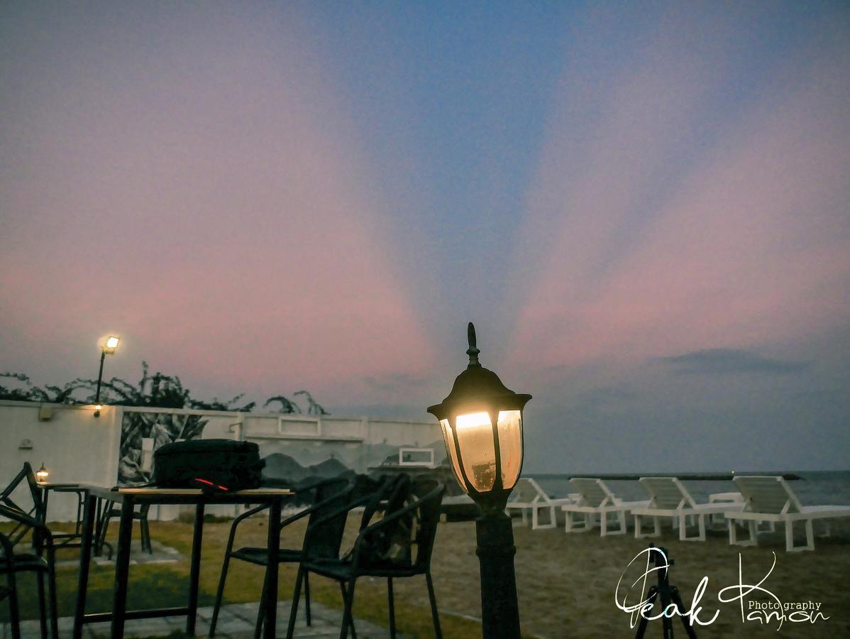 Loft Caravan Resort Haad Chao Samran Exterior photo