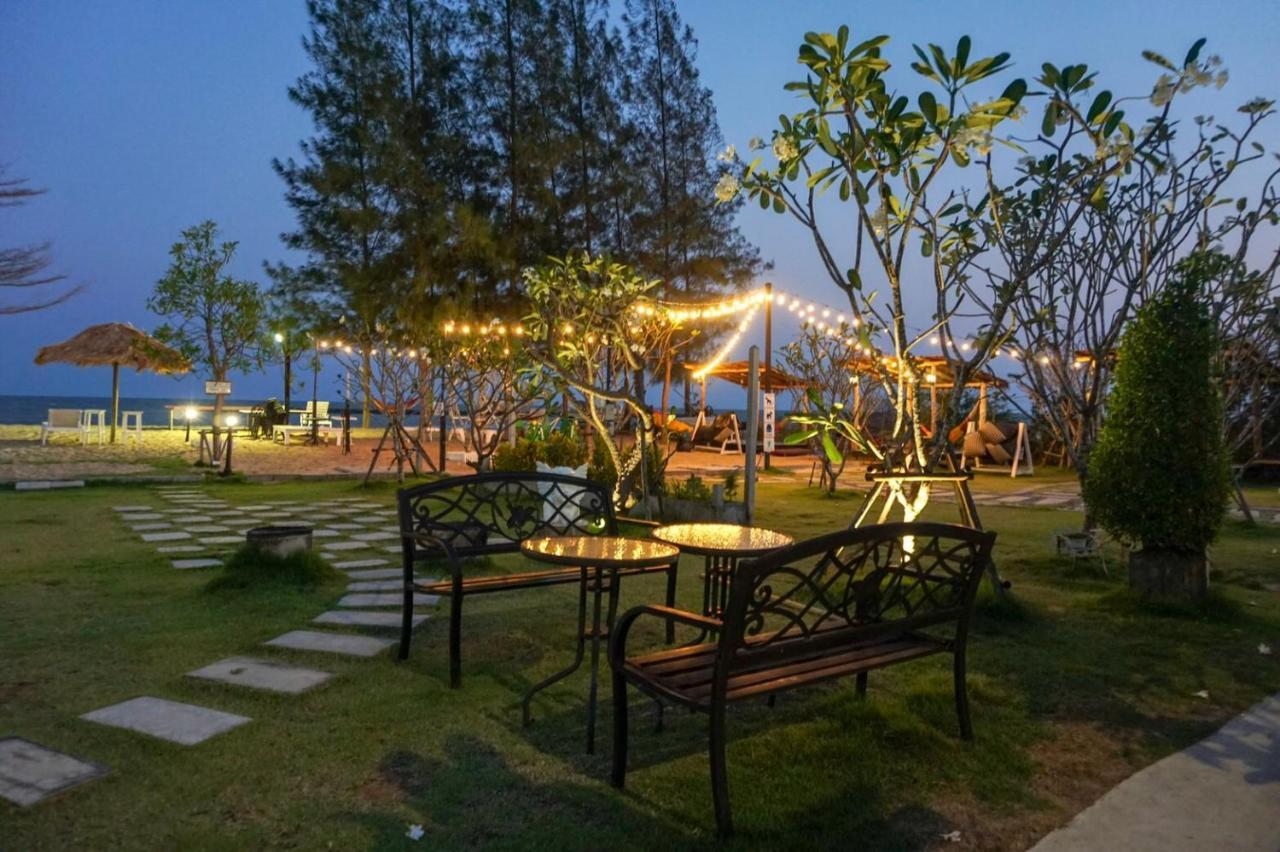 Loft Caravan Resort Haad Chao Samran Exterior photo